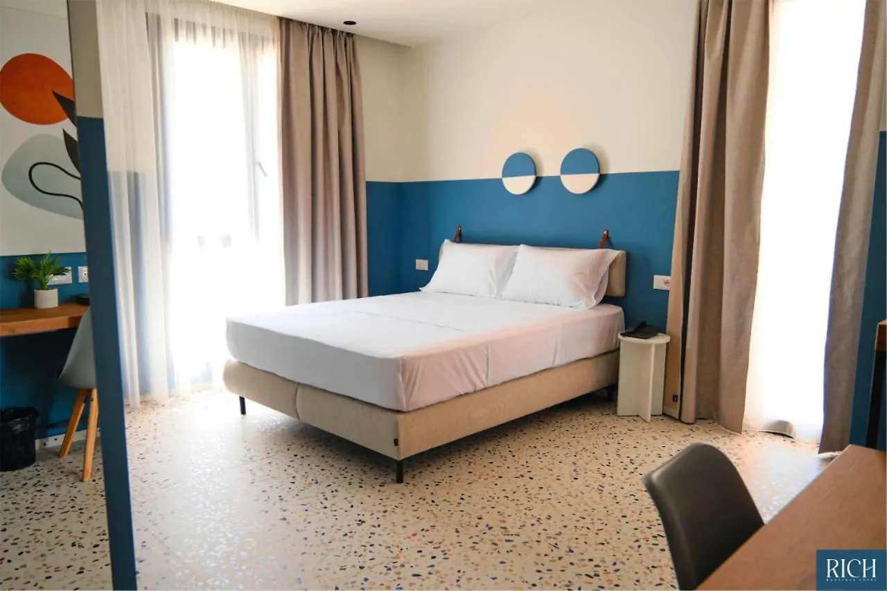 Rich Boutique Hotel Avlonya