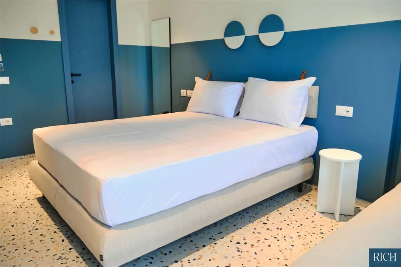 Rich Boutique Hotel Avlonya 4*,  Arnavutluk