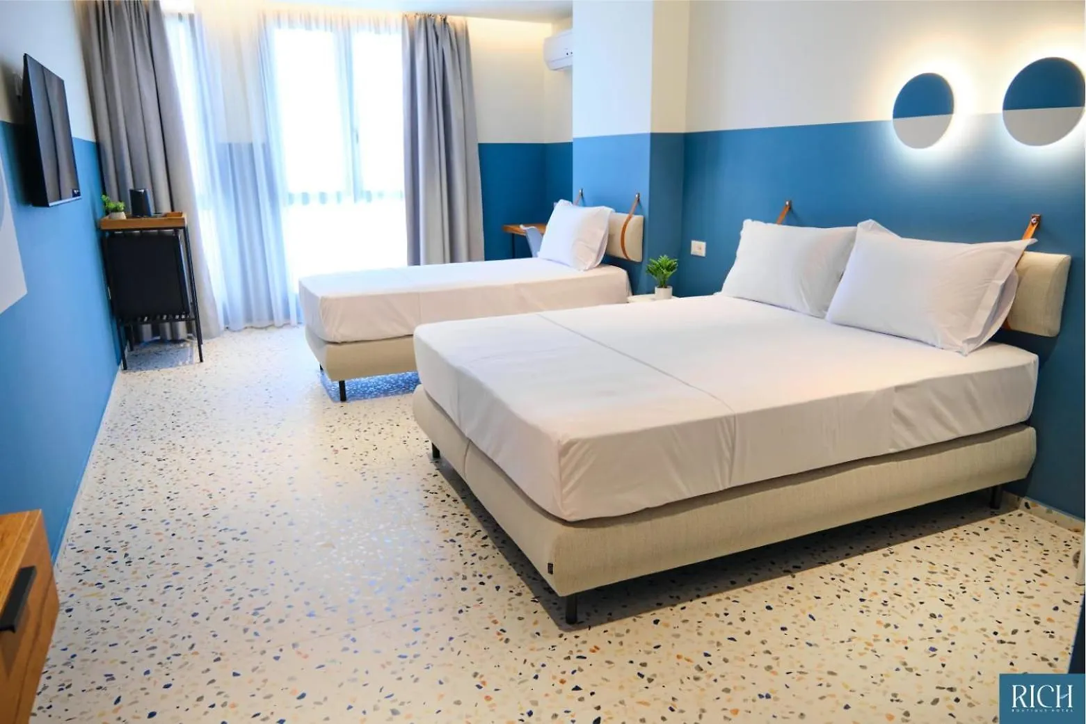 Rich Boutique Hotel Avlonya 4*,  Arnavutluk
