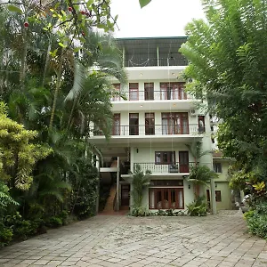 Amanda Hills Sri Lanka